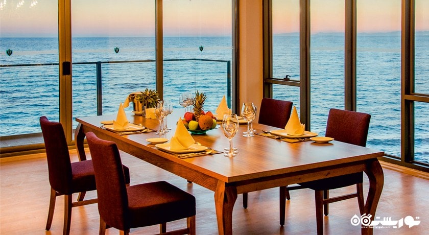 میز غذاخوری پنت هوس کراون